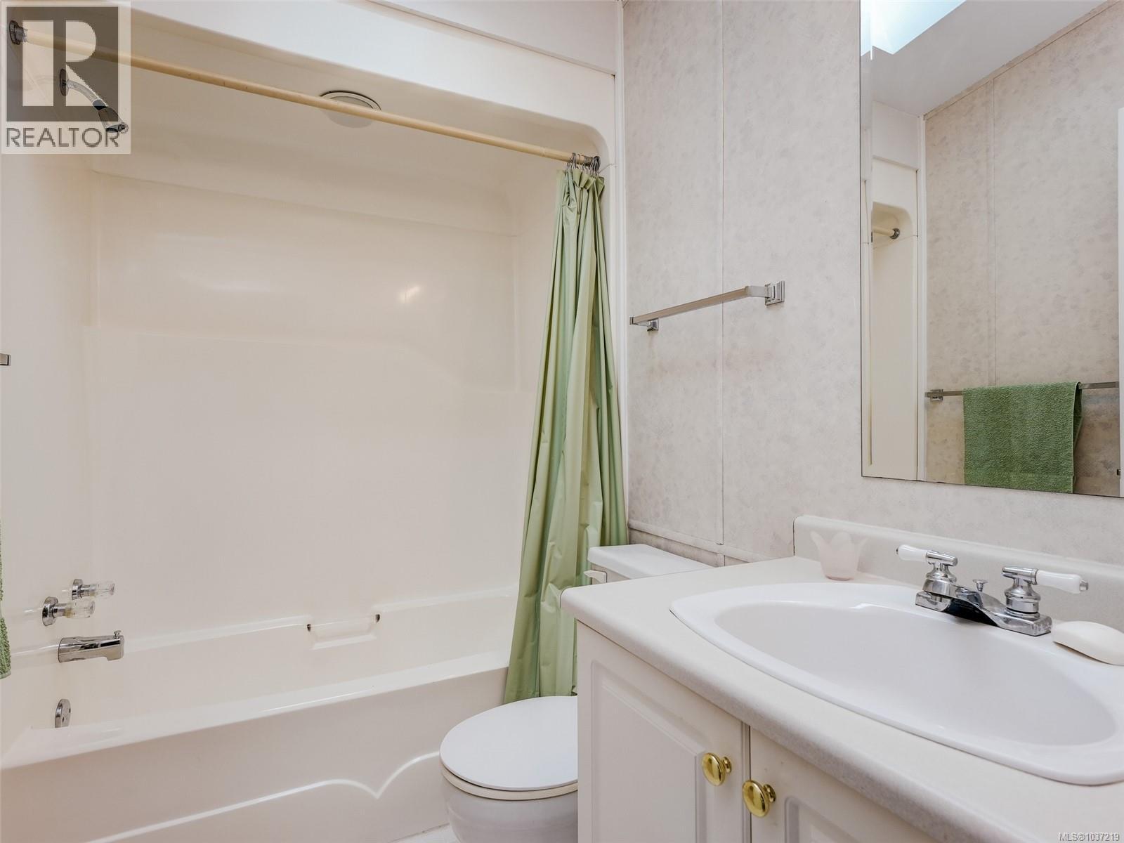#20 7401 Central Saanich Rd - 28