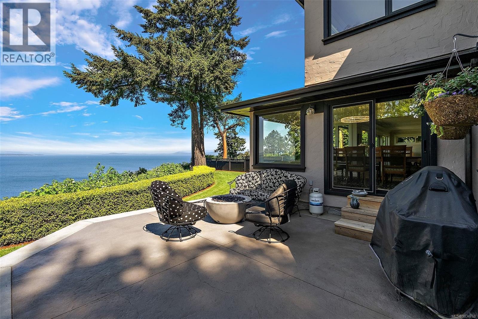  4561 Bissenden Place, Saanich
