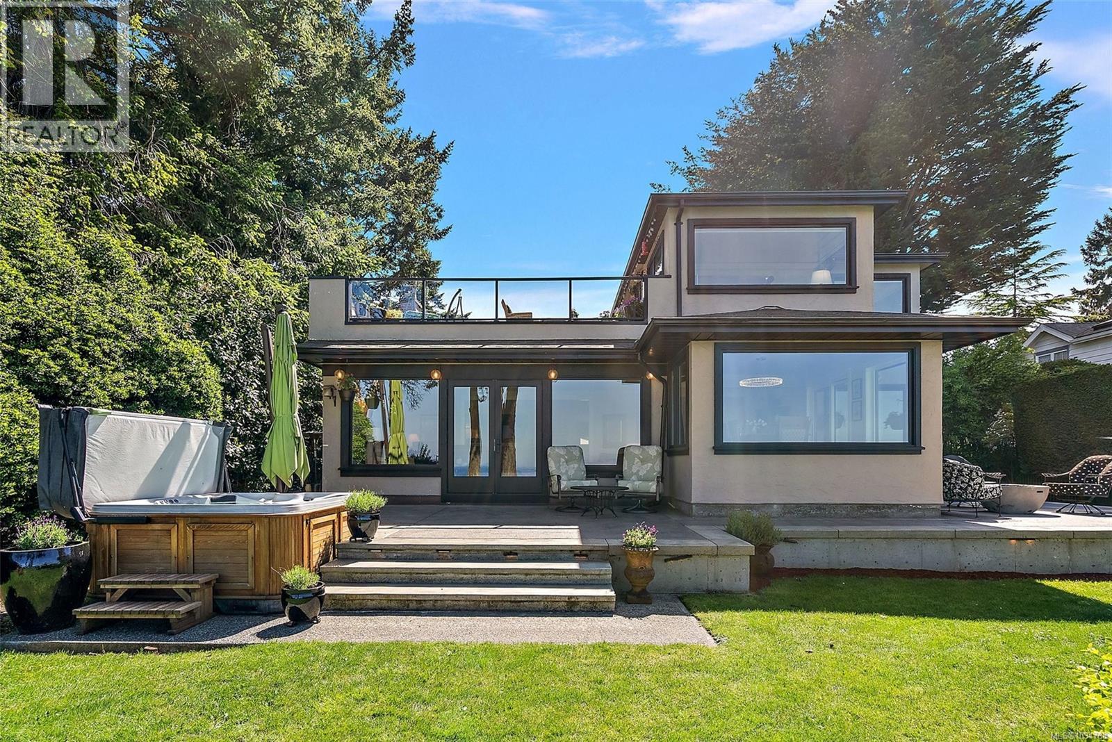  4561 Bissenden Place, Saanich