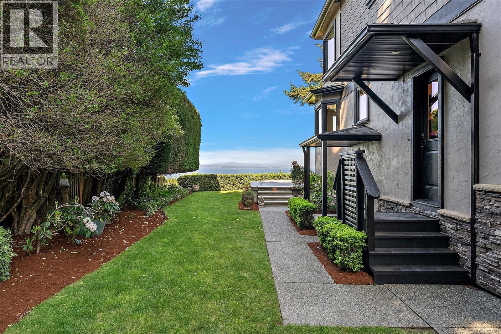  4561 Bissenden Place, Saanich