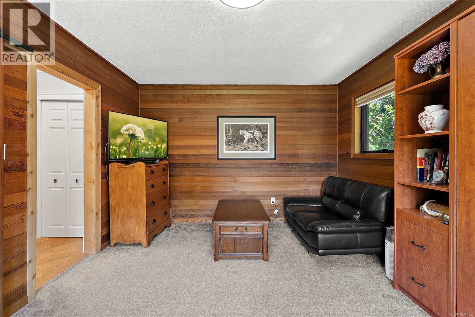  4561 Bissenden Place, Saanich