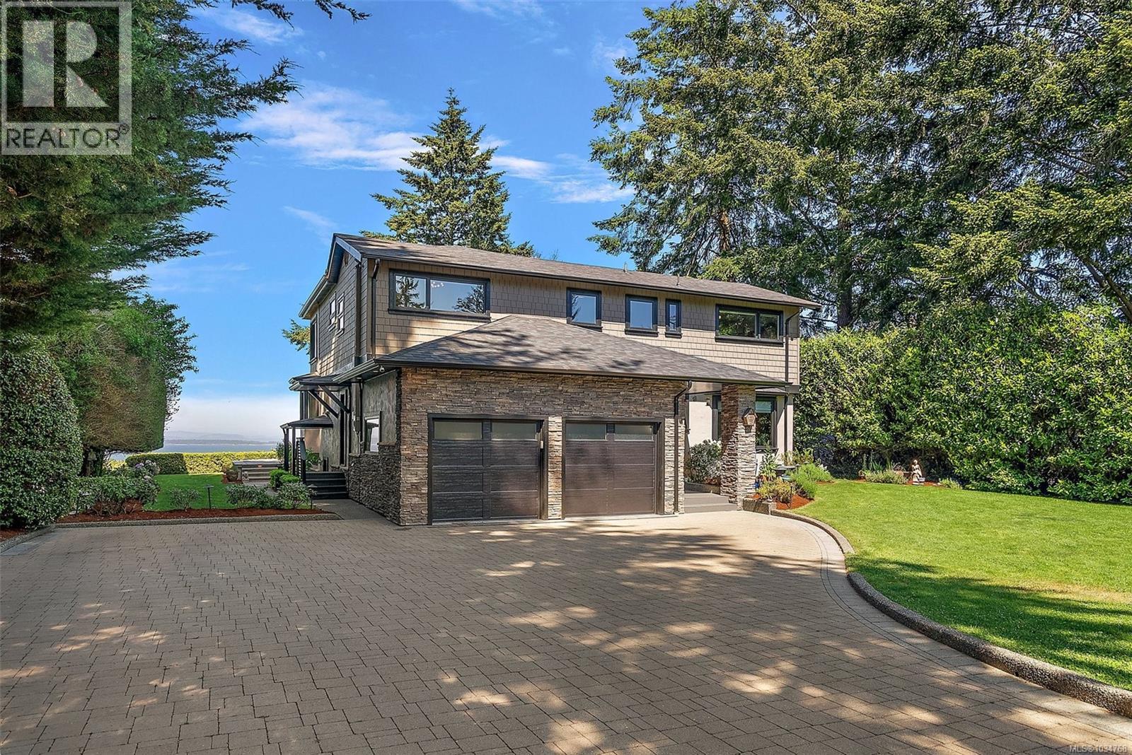  4561 Bissenden Place, Saanich