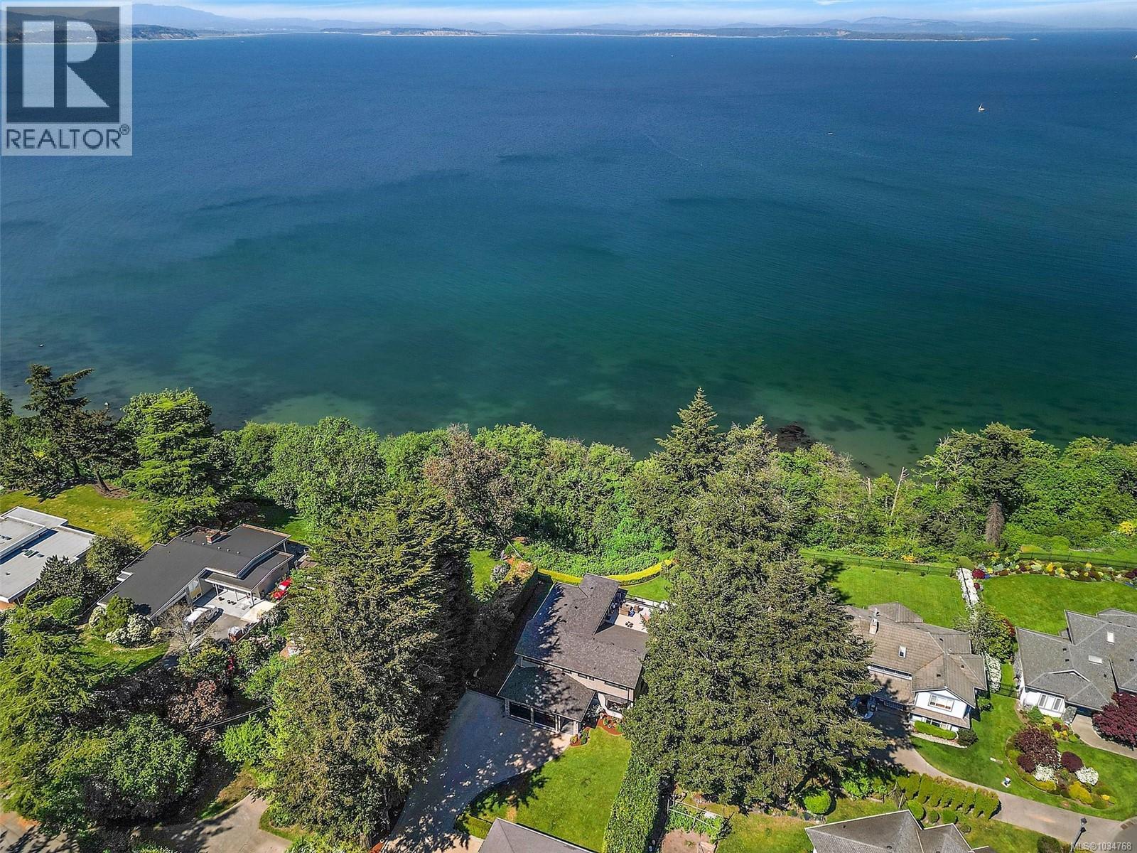  4561 Bissenden Place, Saanich