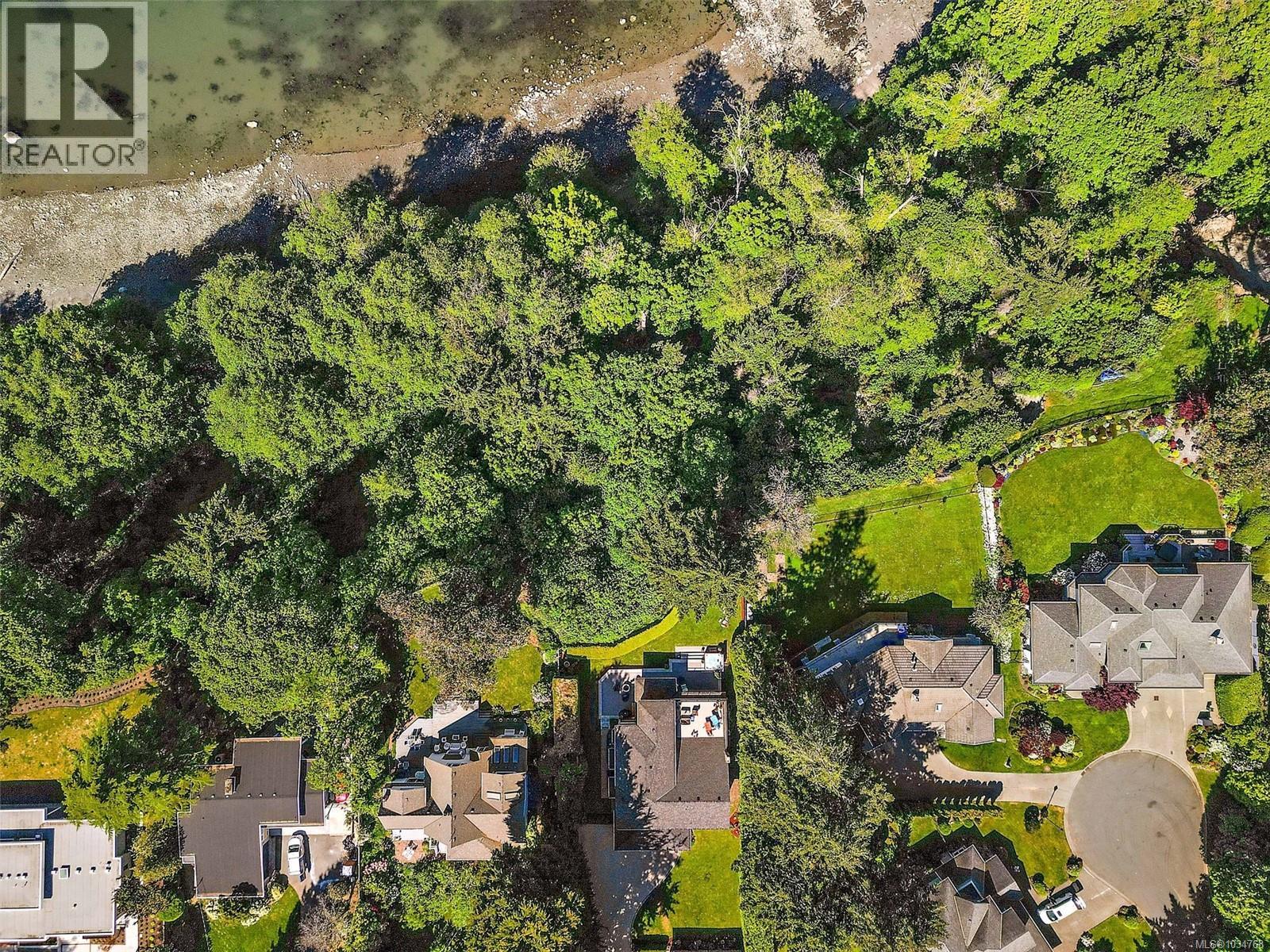  4561 Bissenden Place, Saanich