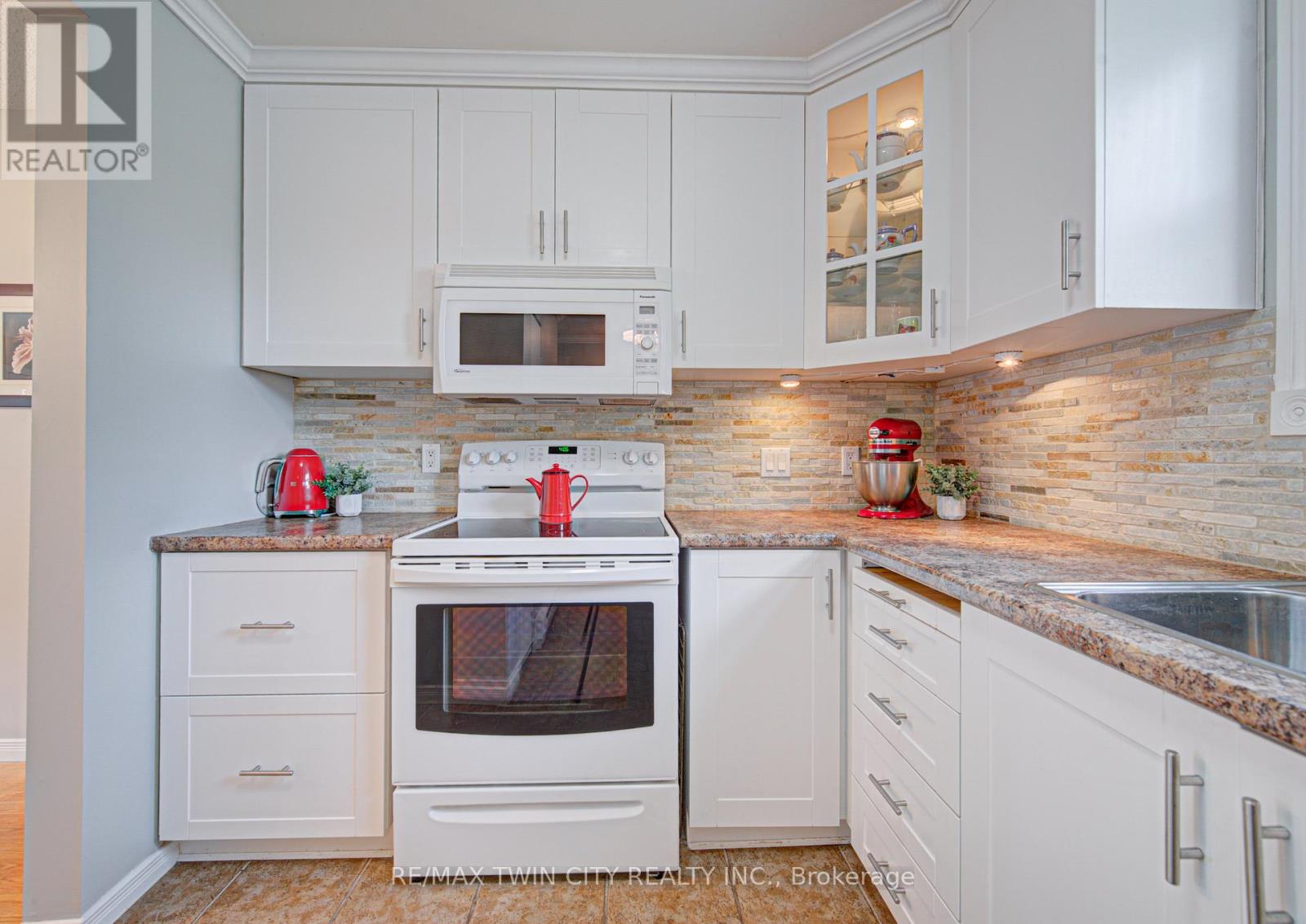 #26 175 CEDAR STREET - 4