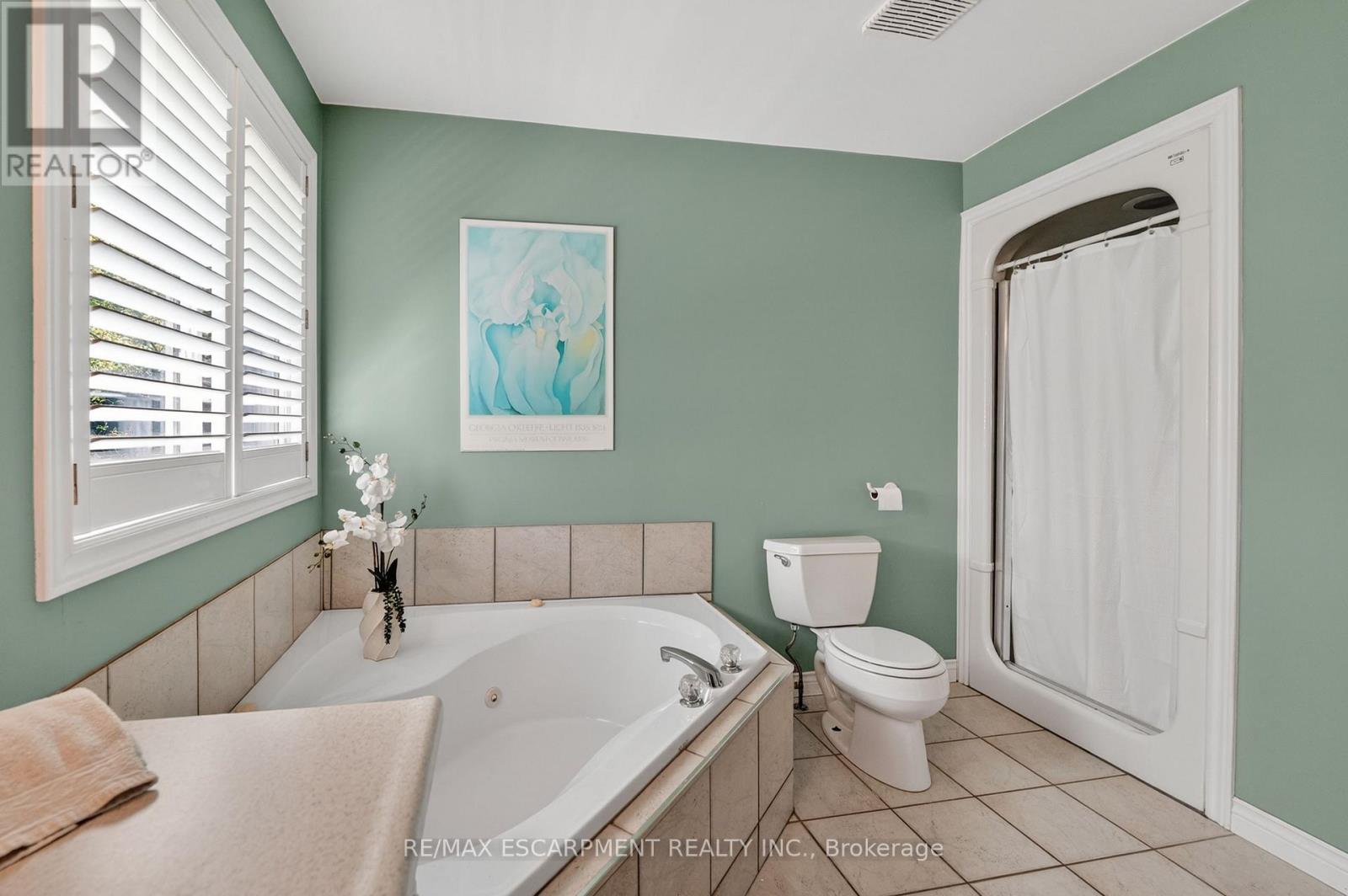 144 DORCHESTER DRIVE - 17