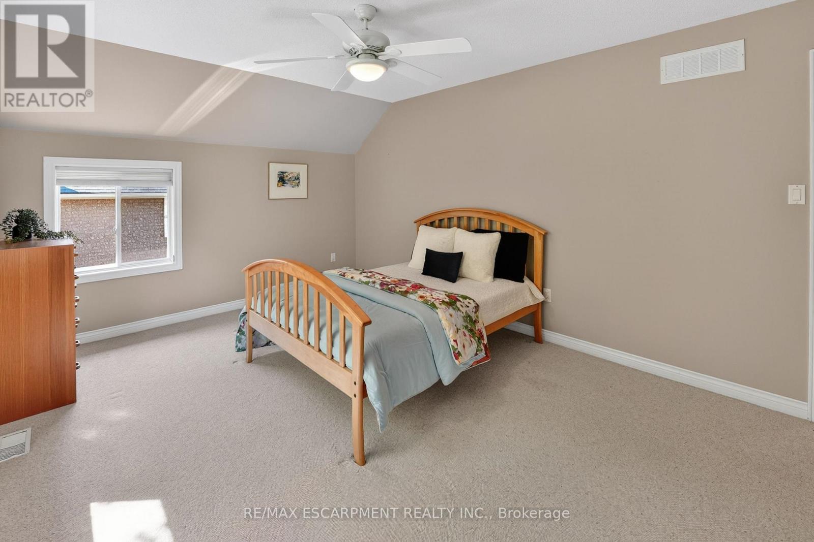 144 DORCHESTER DRIVE - 19