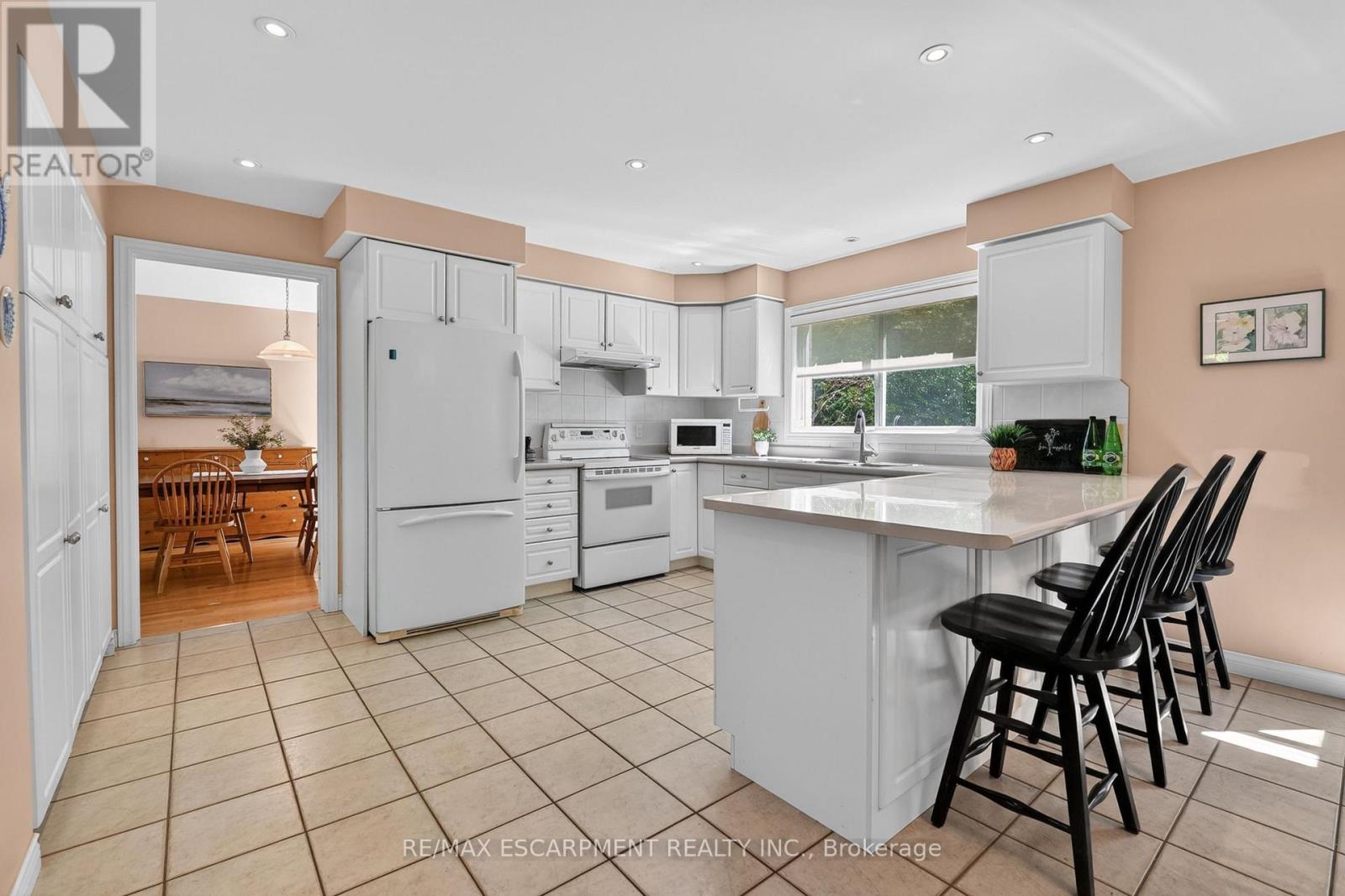 144 DORCHESTER DRIVE - 6