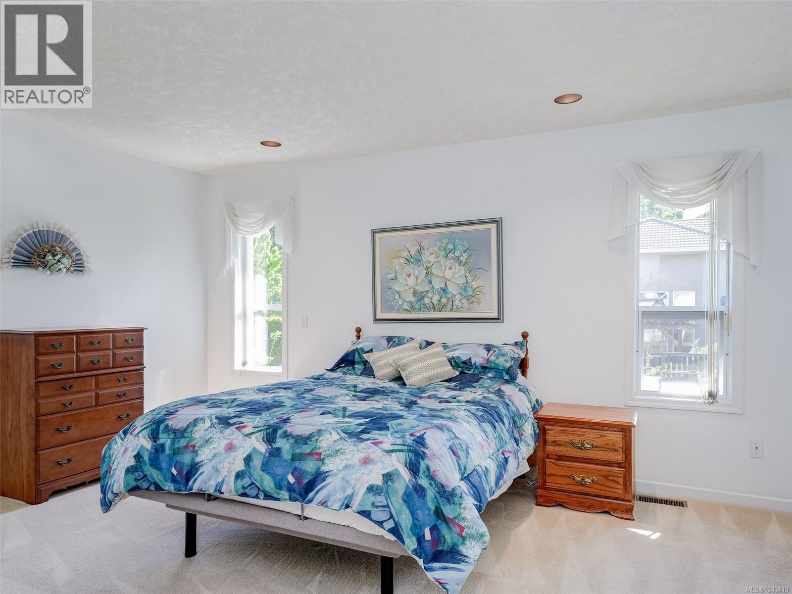 1537 Eric Rd - 9