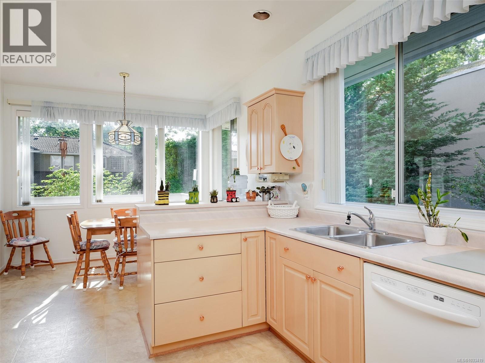 1537 Eric Rd - 7