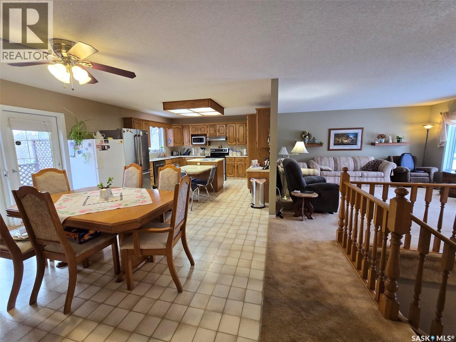 903 Assiniboia AVENUE - 12