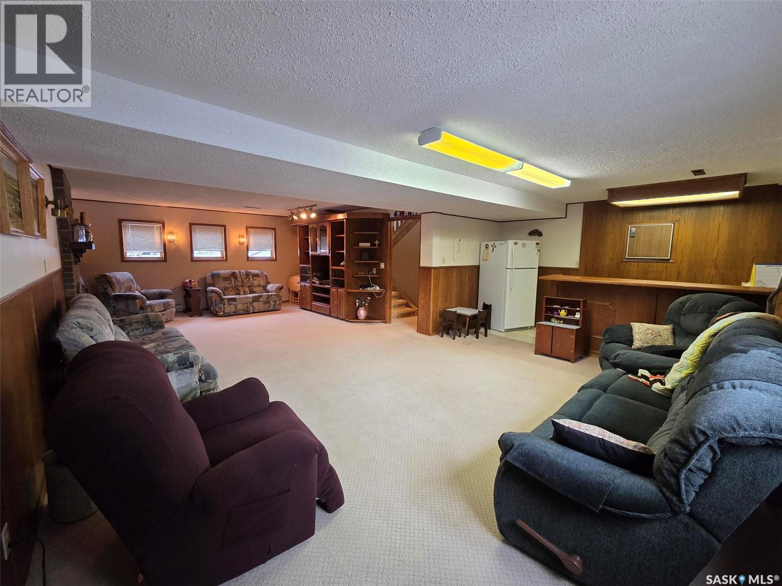 903 Assiniboia AVENUE - 34