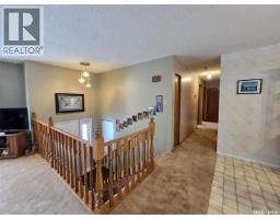 Enclosed porch - 903 Assiniboia Avenue, Grenfell, SK S0G2B0 Photo 9