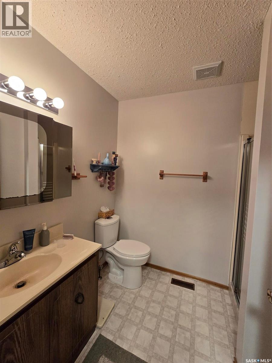 903 Assiniboia AVENUE - 23