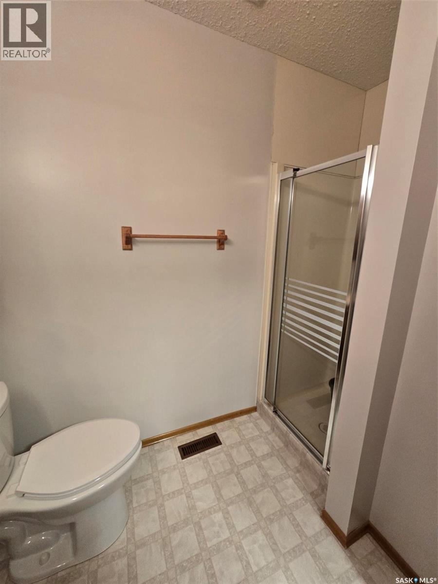 903 Assiniboia AVENUE - 24