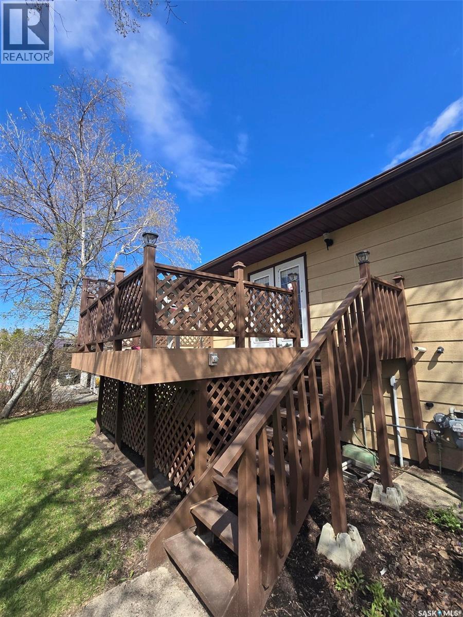 903 Assiniboia AVENUE - 52