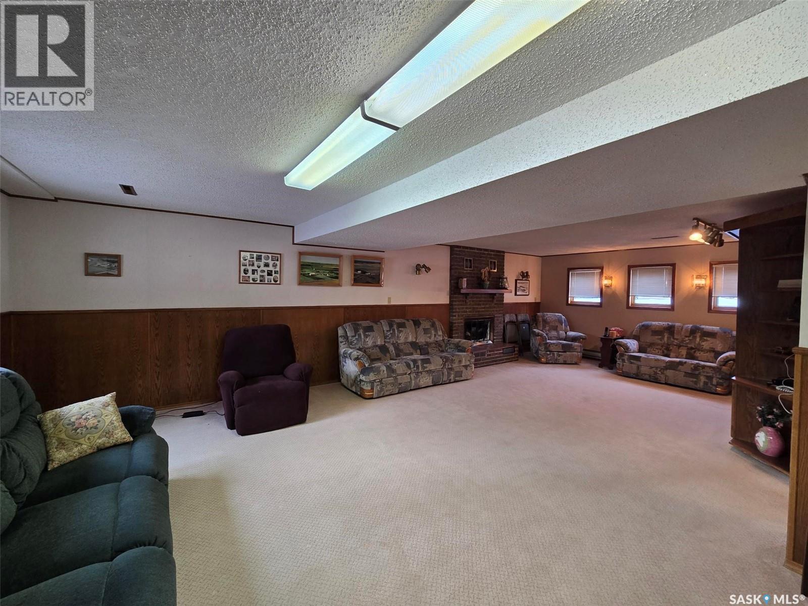 903 Assiniboia AVENUE - 39