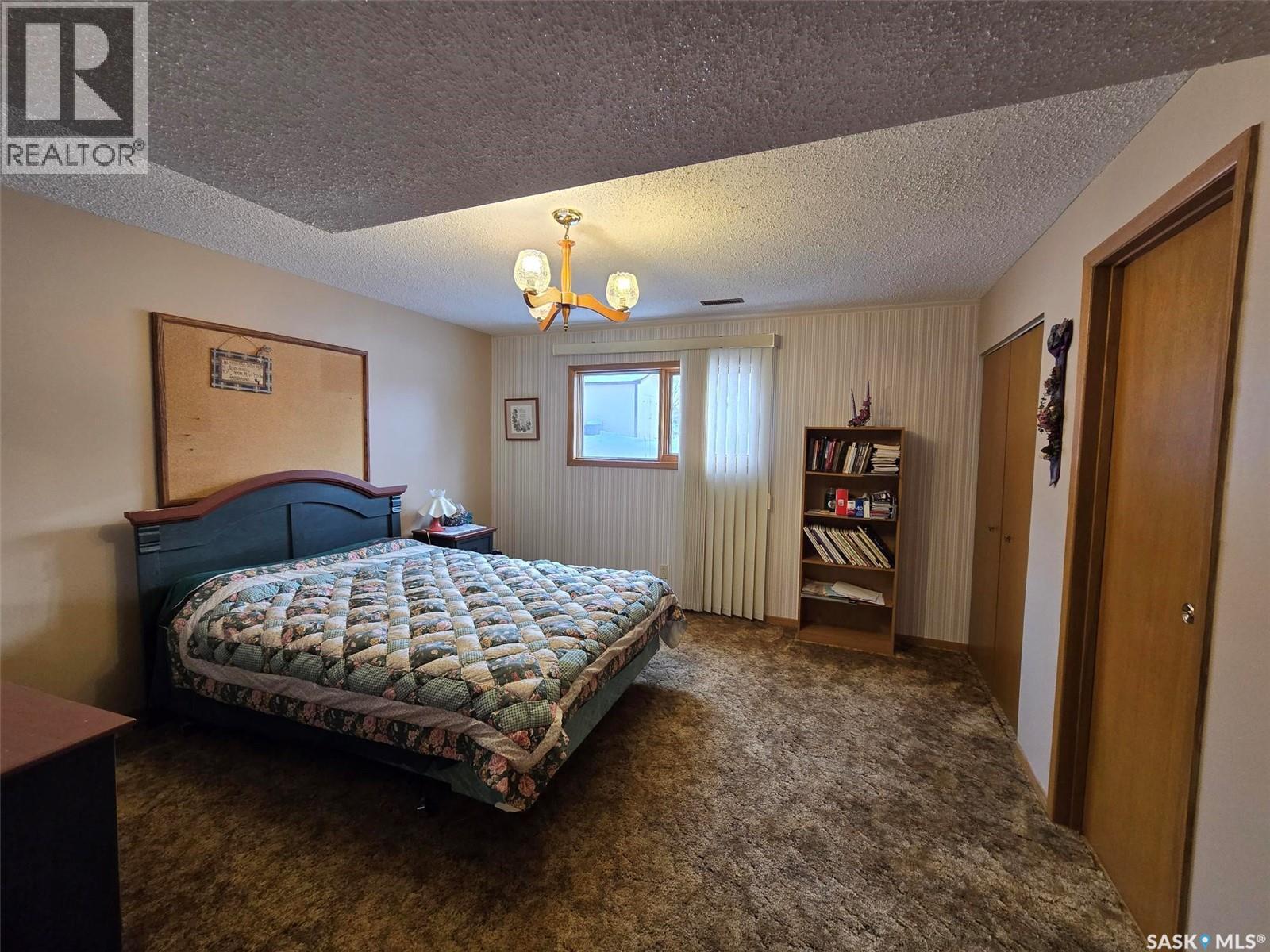 903 Assiniboia AVENUE - 36