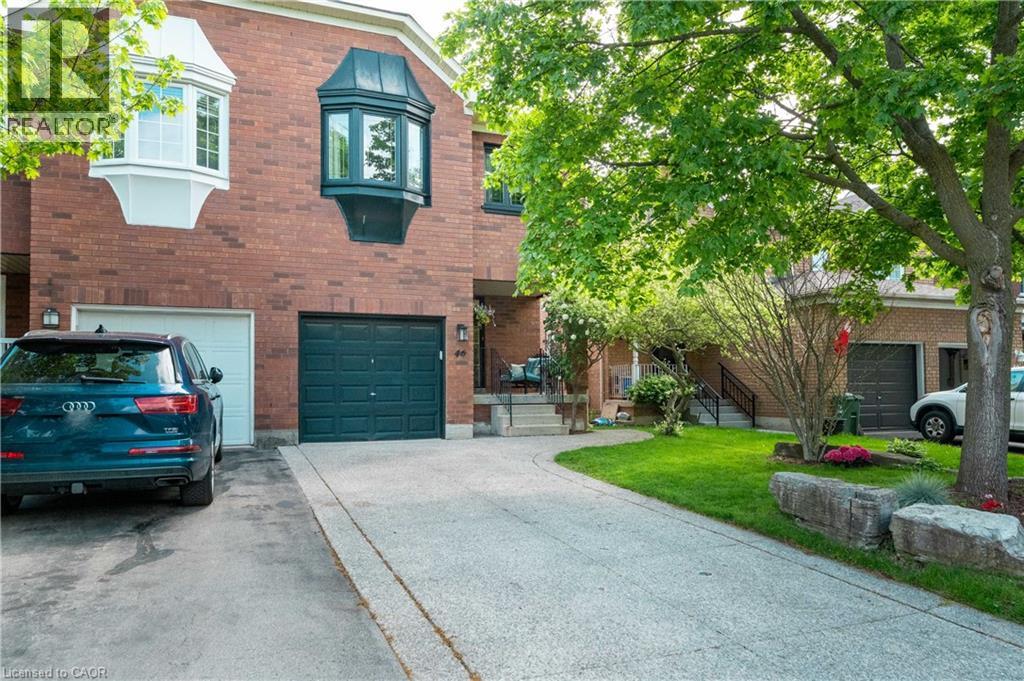 46 HARNESWORTH Crescent, Waterdown, Ontario, L0R2H6 — Photo 4