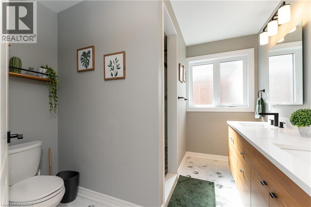 46 HARNESWORTH Crescent, Waterdown, Ontario, L0R2H6 — Photo 27