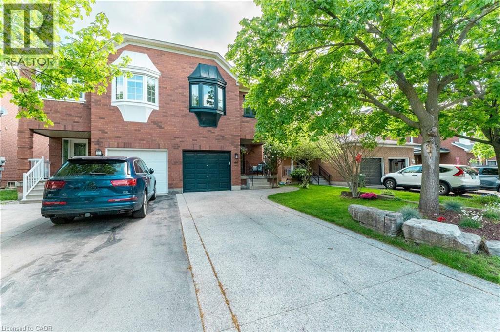 46 HARNESWORTH Crescent, Waterdown, Ontario, L0R2H6 — Photo 5