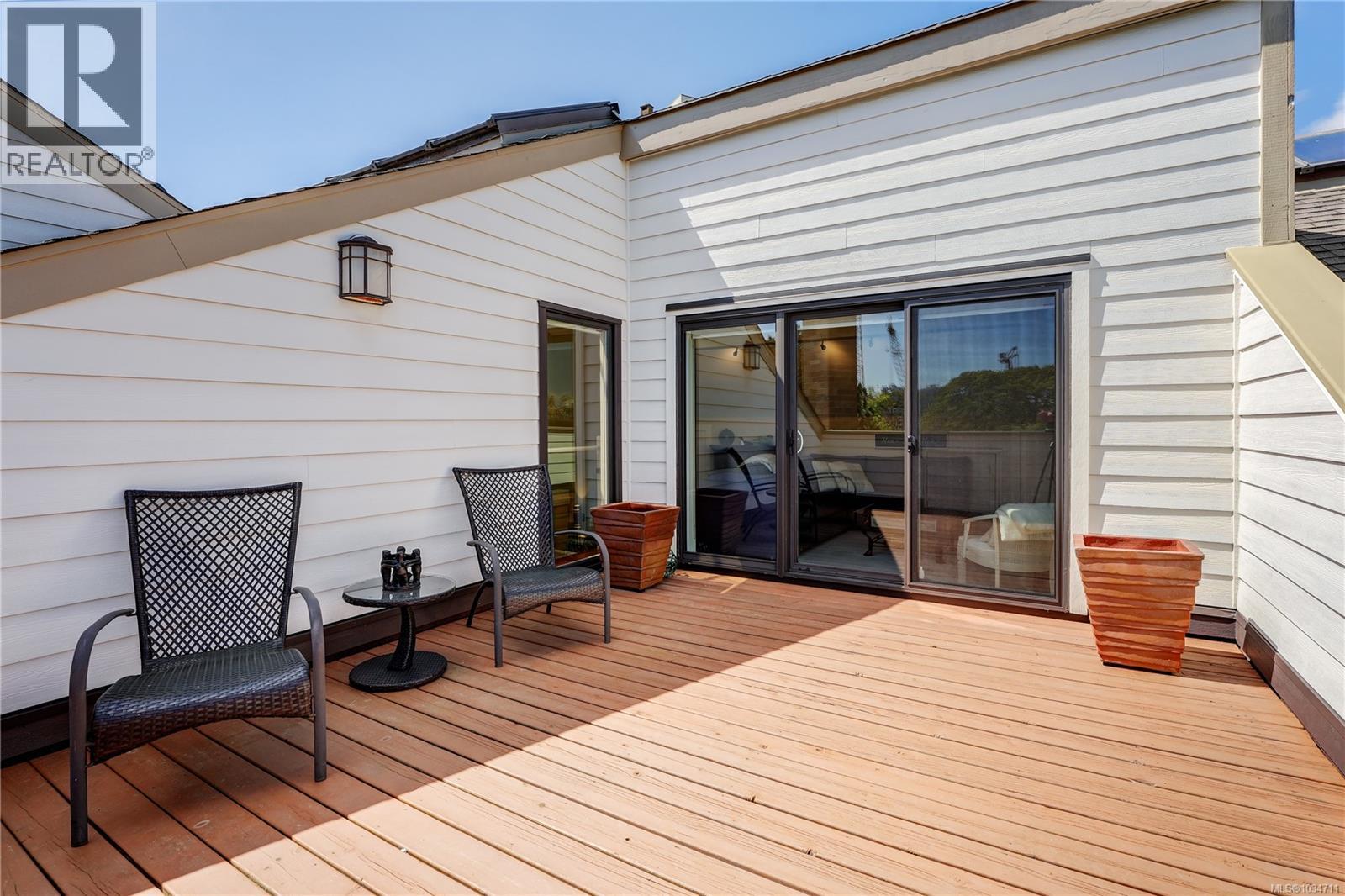 243 BELLEVILLE St - 30