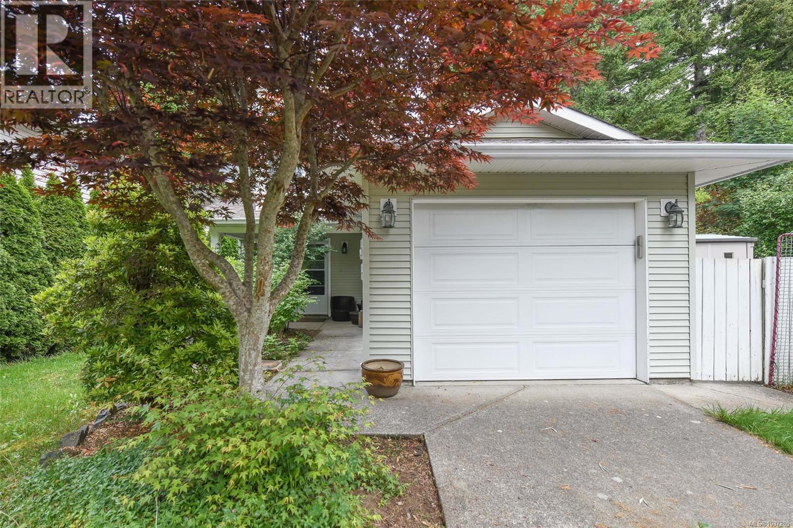2238 Tamarack Dr, Courtenay
