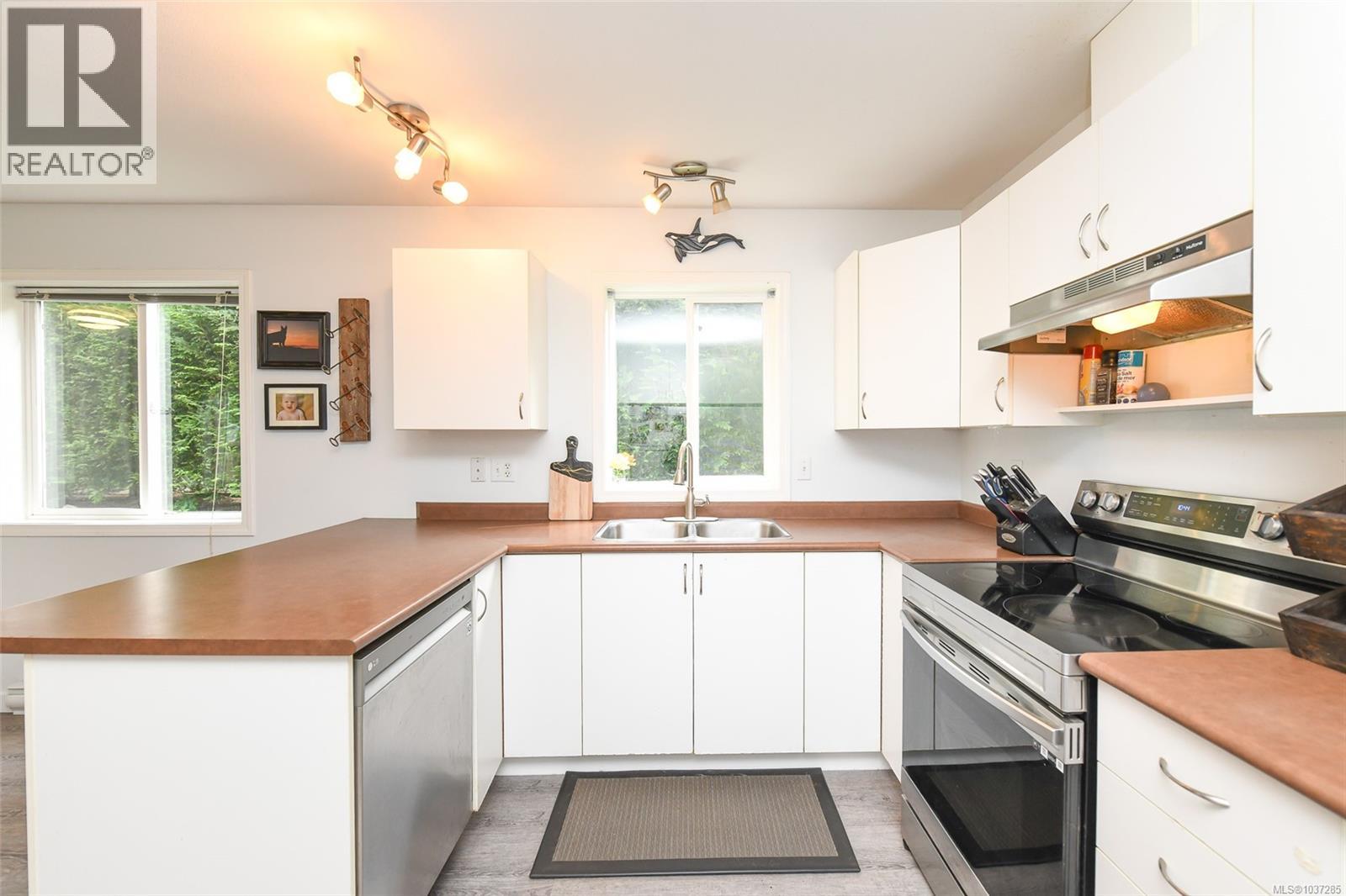 2238 Tamarack Dr - 5