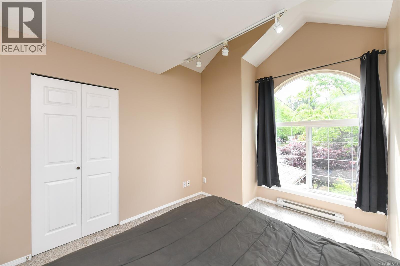 2238 Tamarack Dr - 7