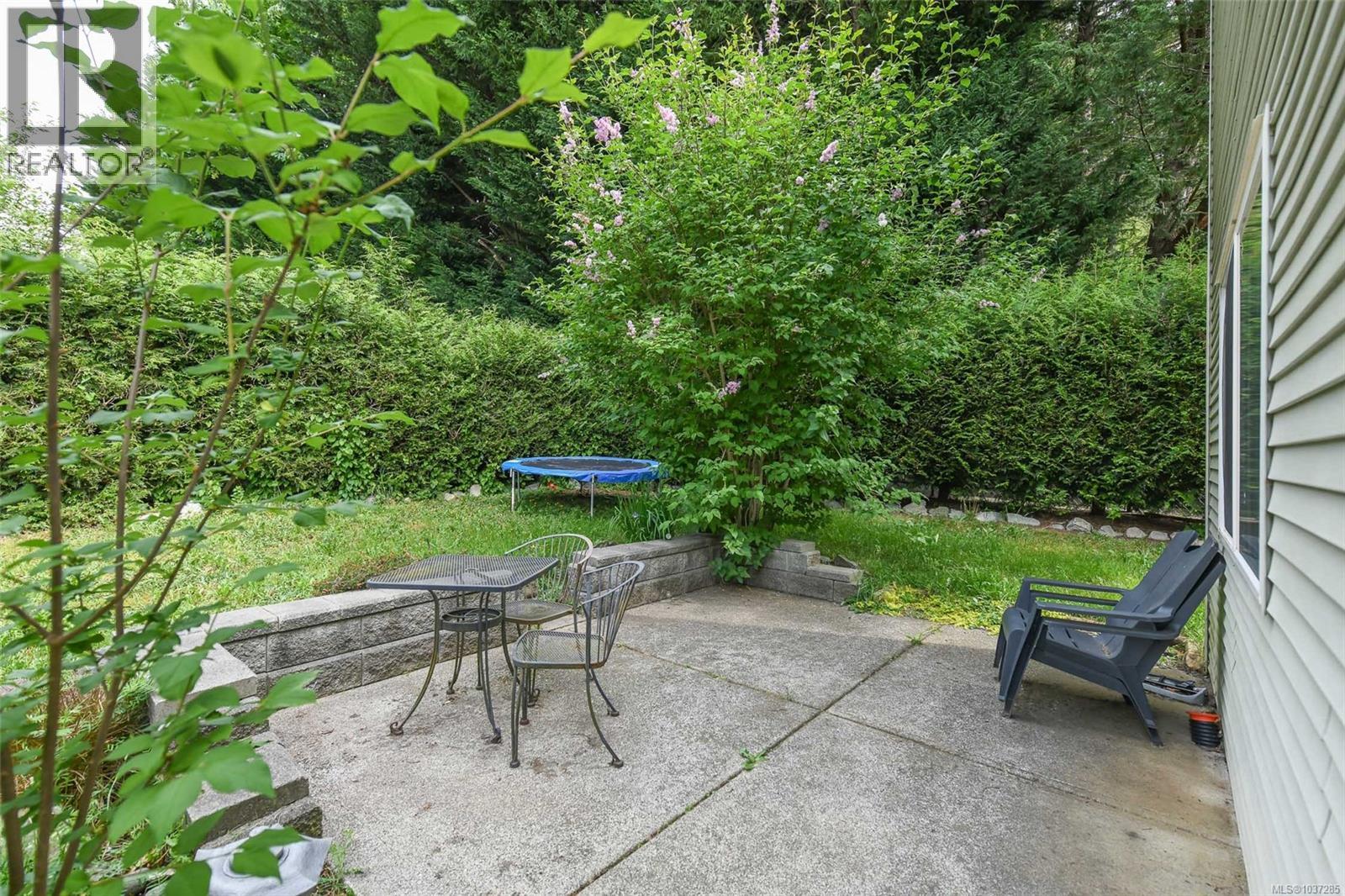 2238 Tamarack Dr - 24