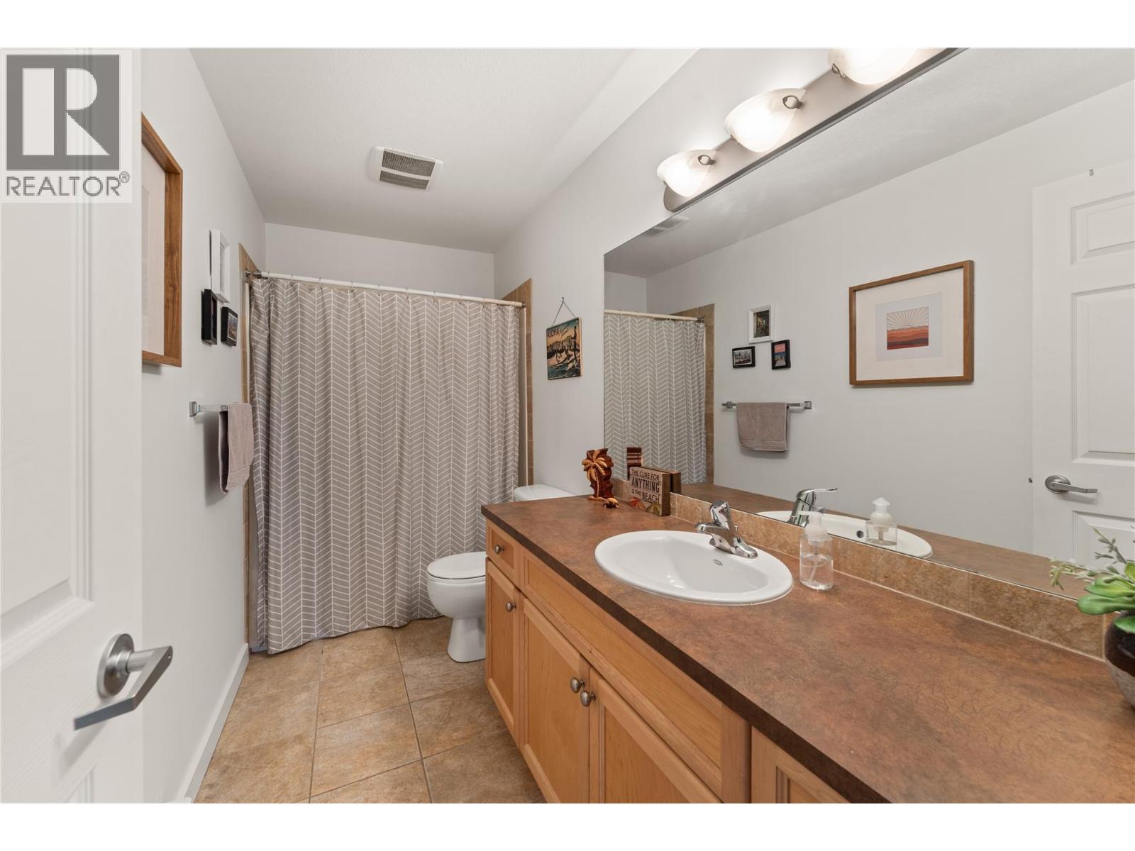 102 2120 Shannon Ridge Drive, West Kelowna