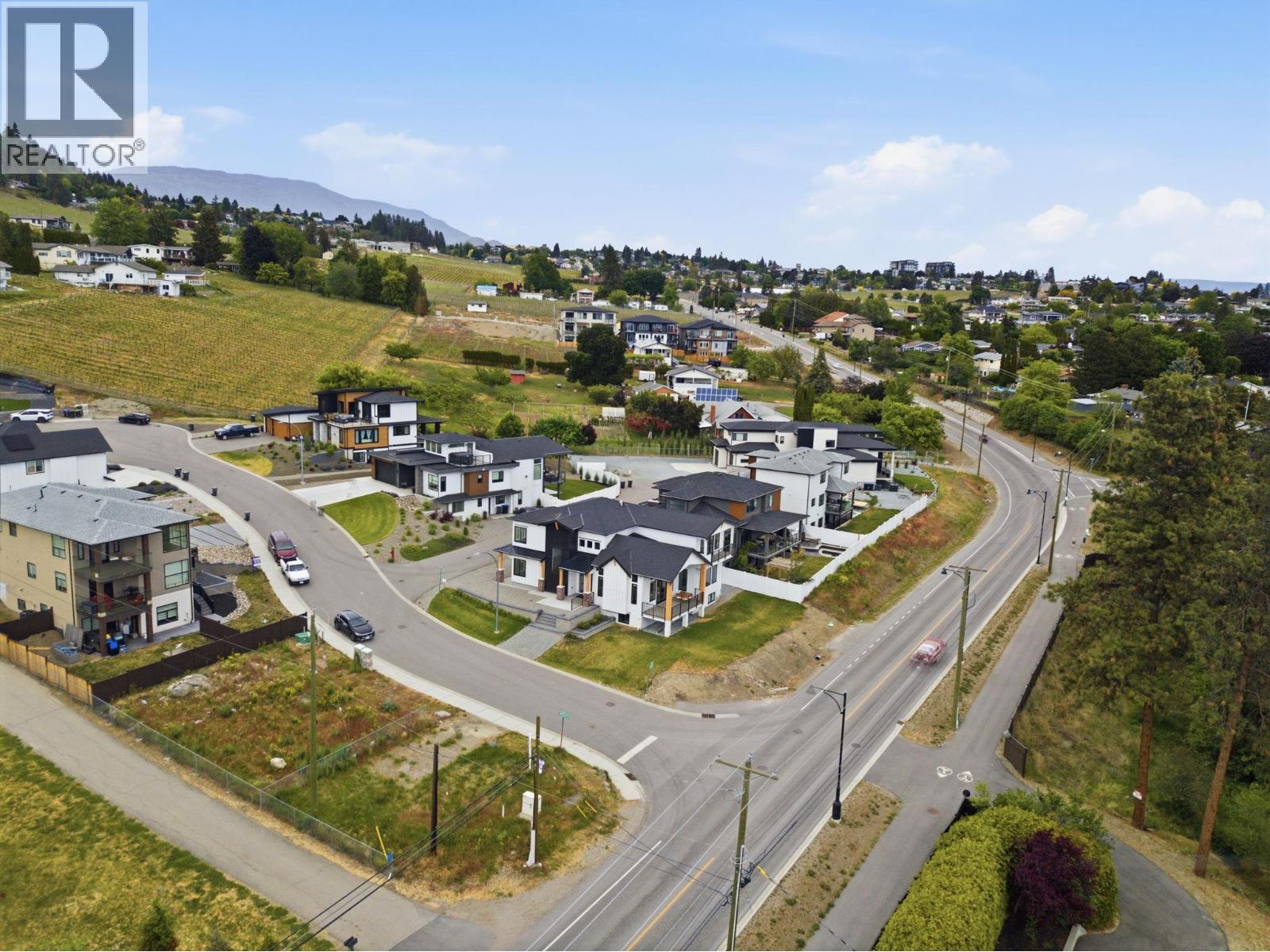 1032 Oak Barrel Lane, West Kelowna