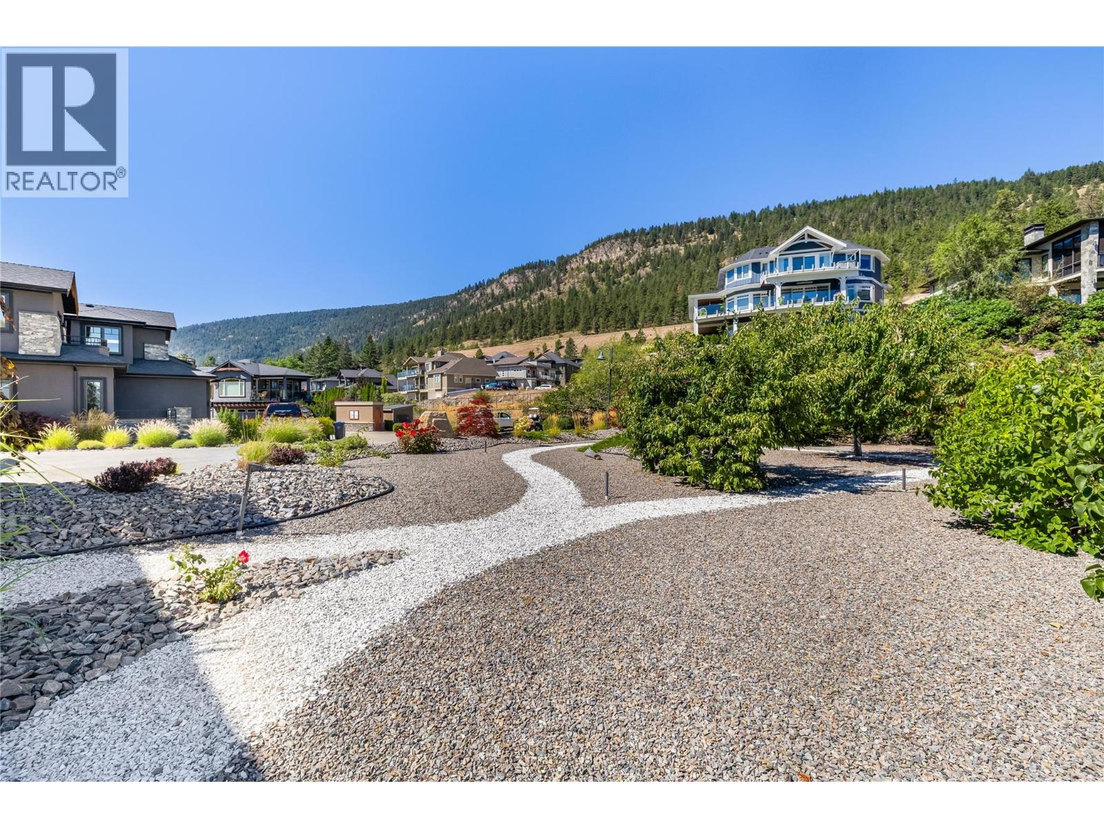 18451 Crystal Waters Road Unit# 8, Lake Country