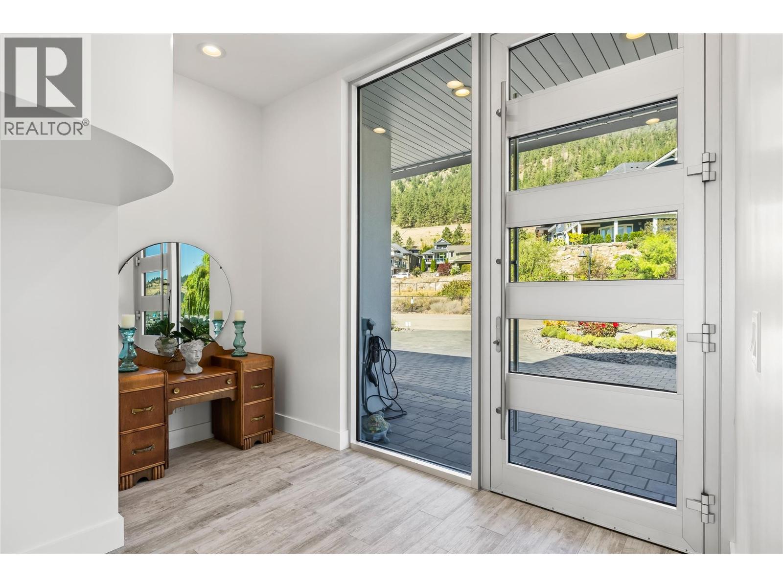 18451 Crystal Waters Road Unit# 8, Lake Country