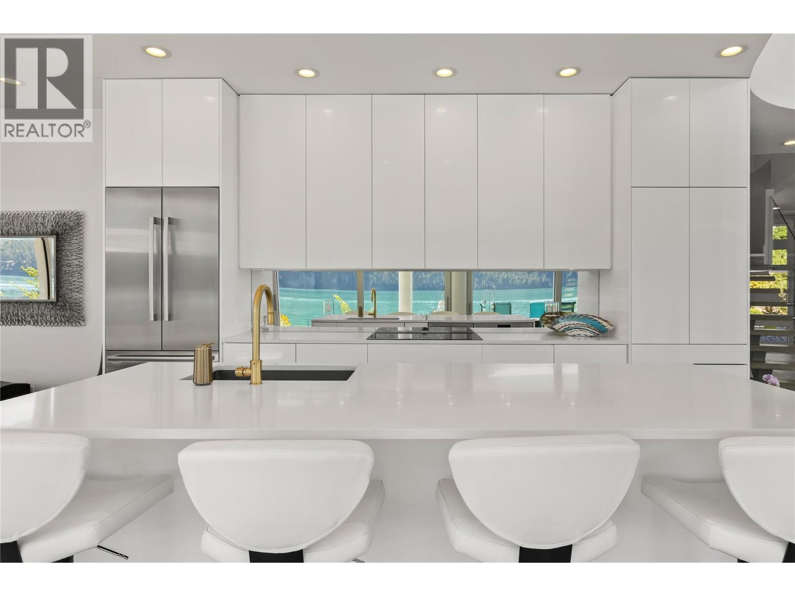 18451 Crystal Waters Road Unit# 8, Lake Country