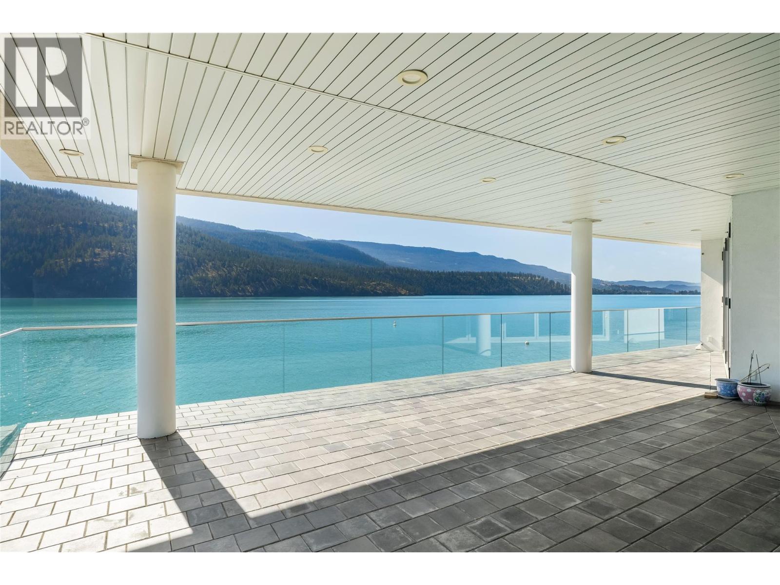 18451 Crystal Waters Road Unit# 8, Lake Country