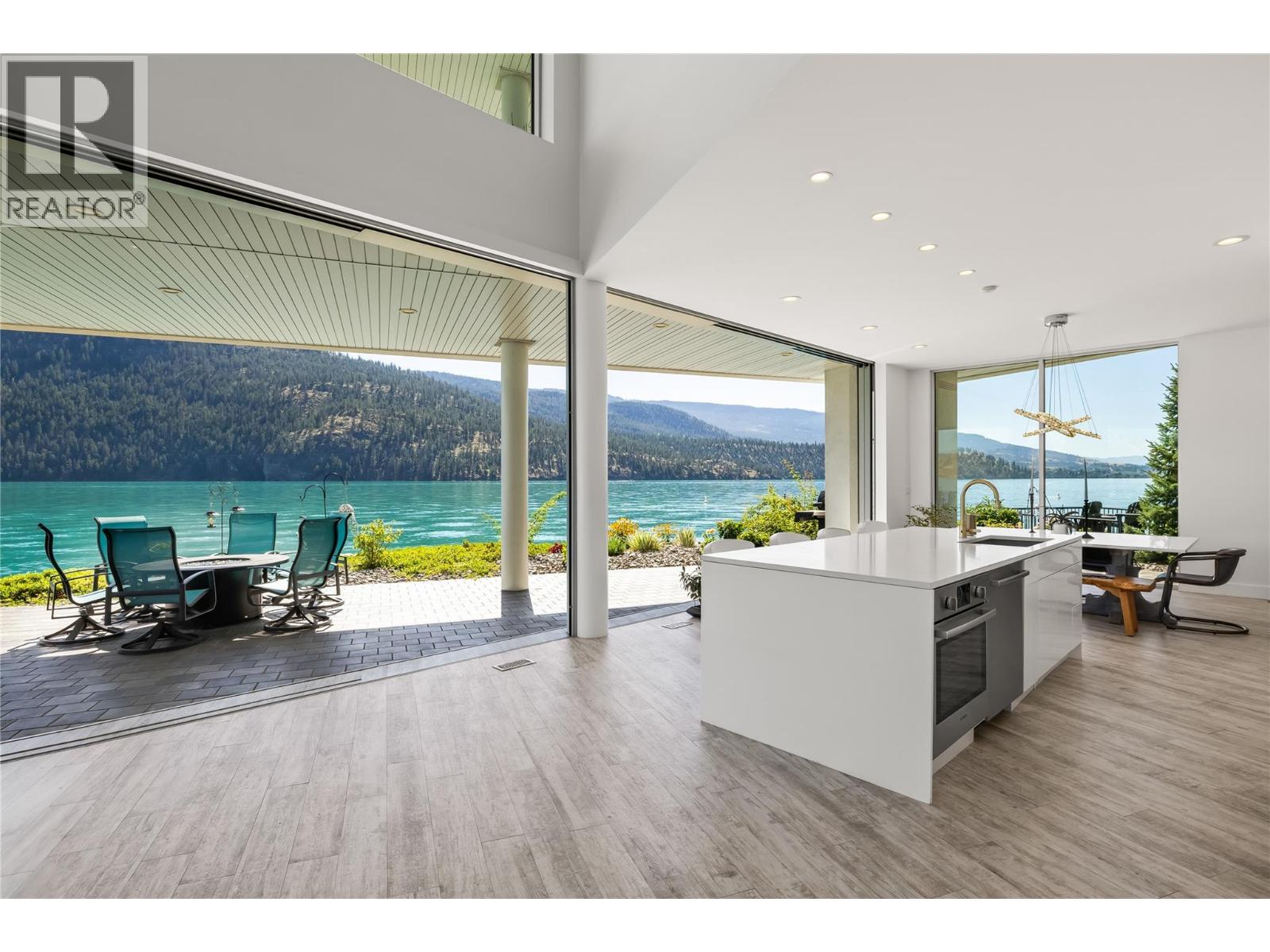 18451 Crystal Waters Road Unit# 8, Lake Country