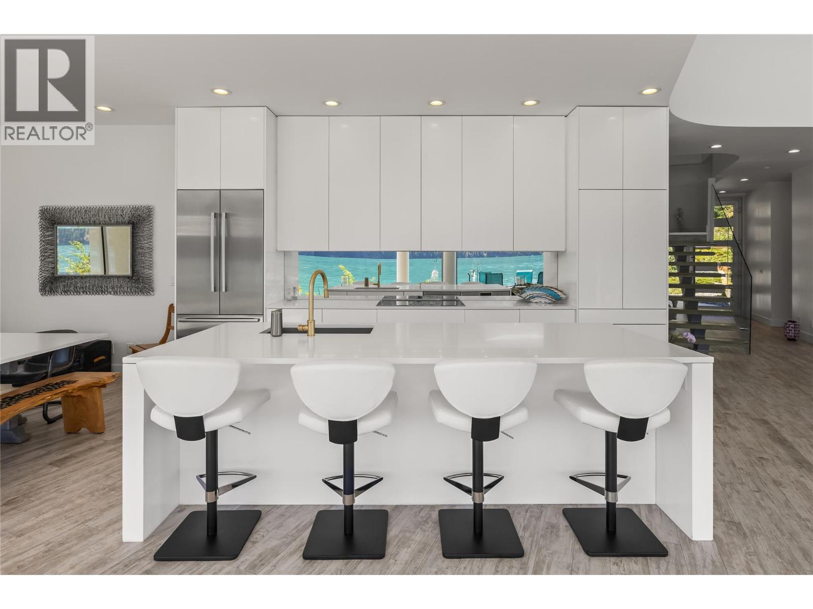 18451 Crystal Waters Road Unit# 8, Lake Country
