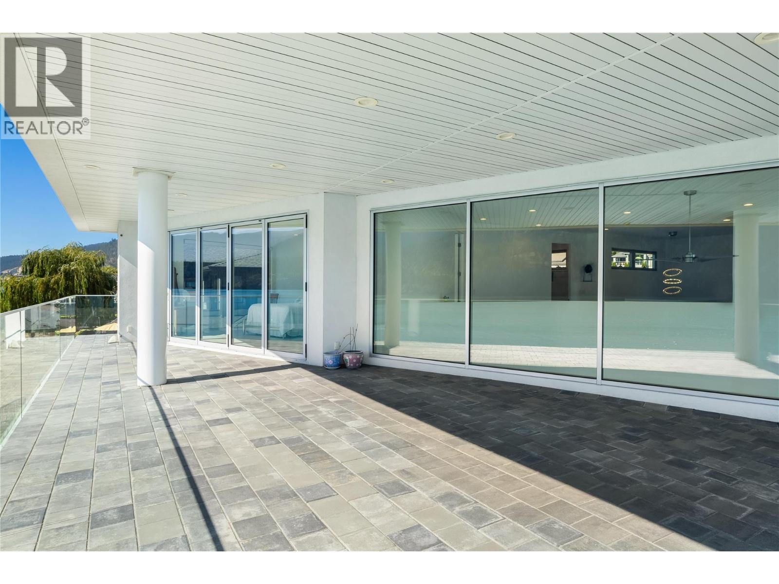 18451 Crystal Waters Road Unit# 8, Lake Country