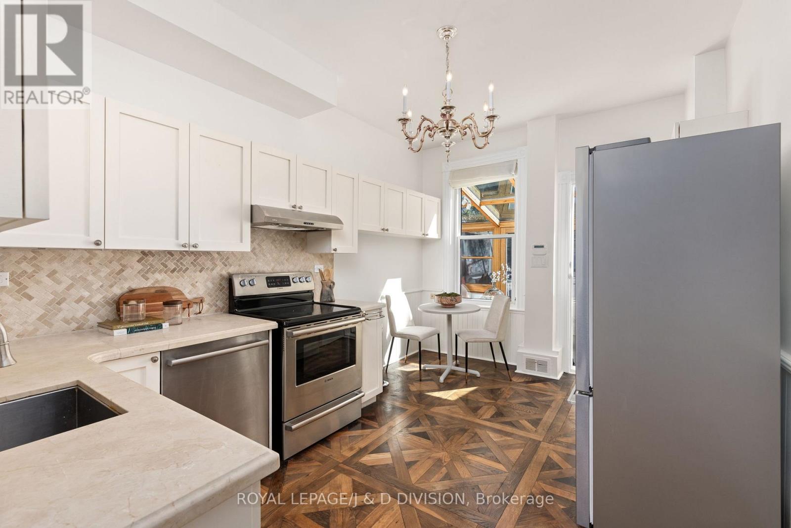 477 ROXTON ROAD - 10