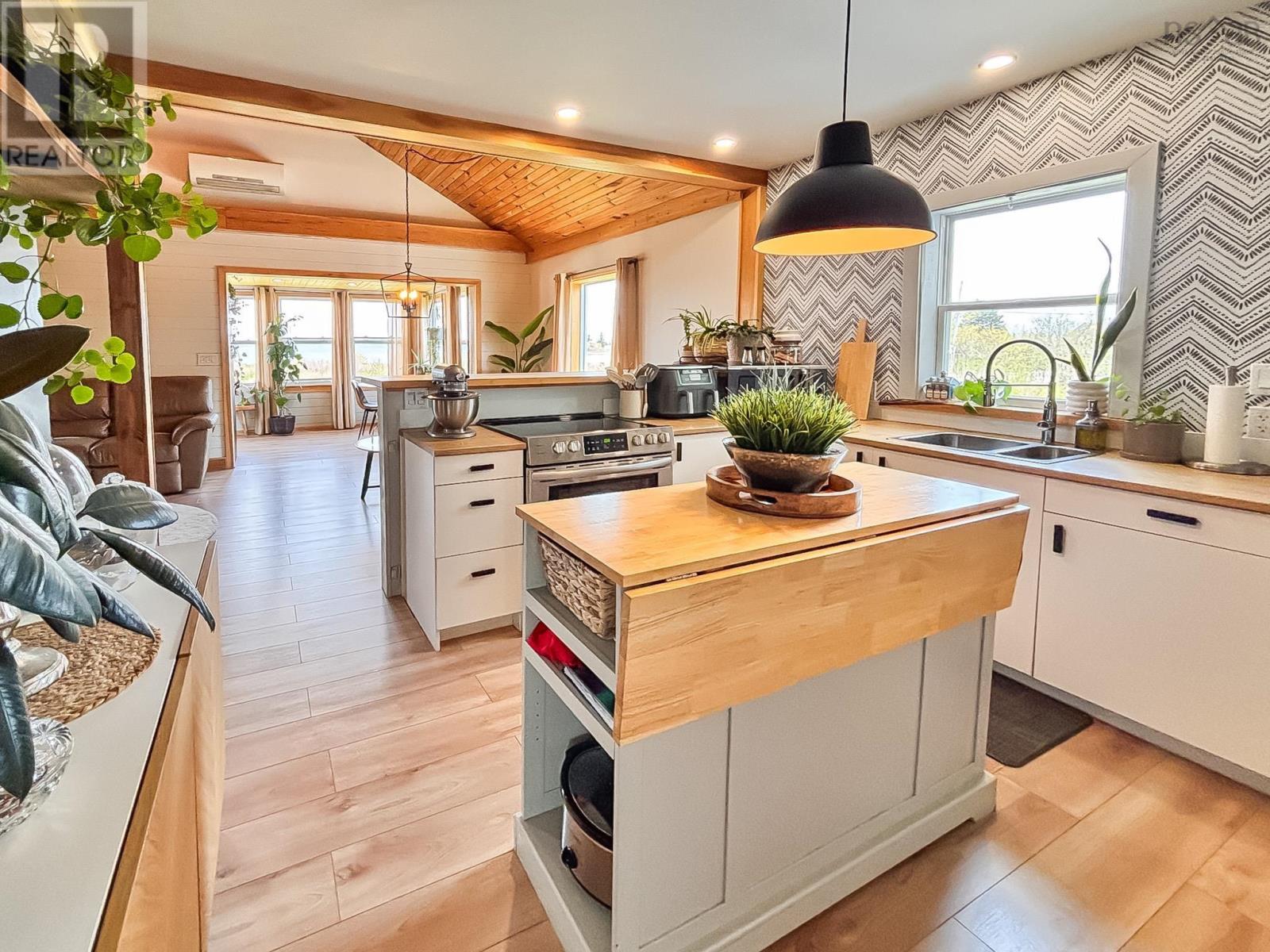 Property 20 of 39 of 216 Long Cove Road