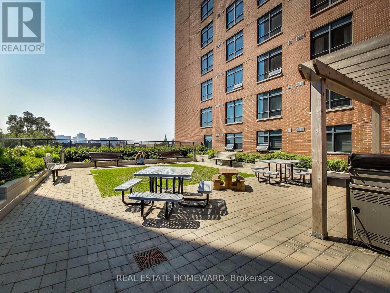#1315 60 HEINTZMAN STREET - 17