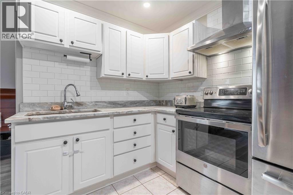 #205 21 RICHMOND Street - 13