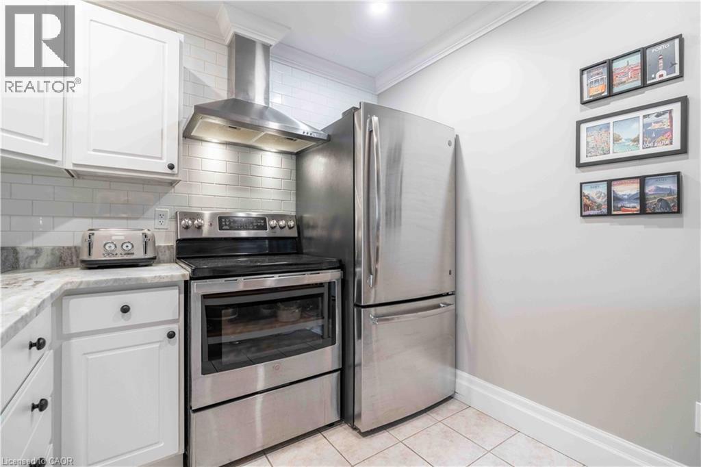 #205 21 RICHMOND Street - 14