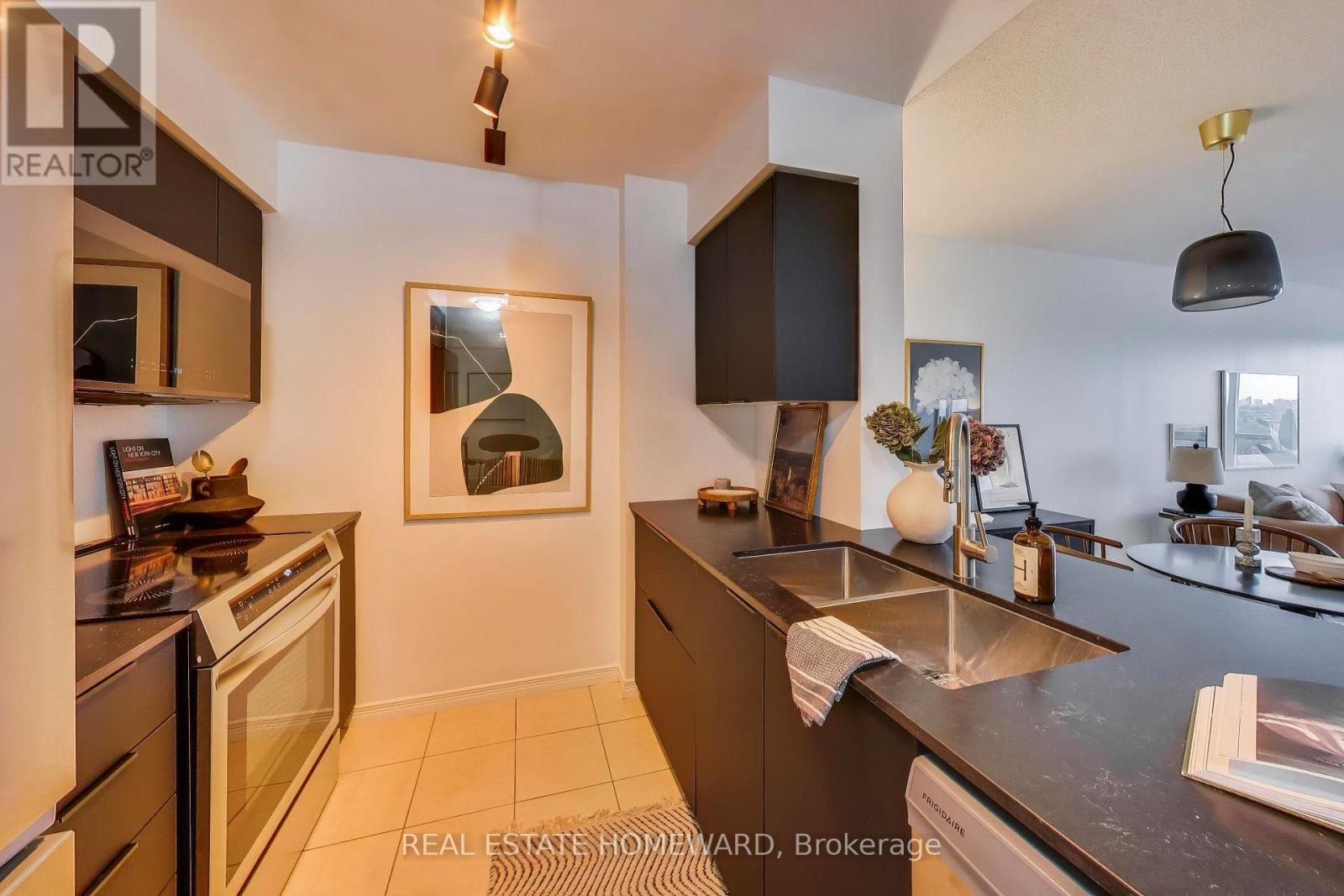 #1315 60 HEINTZMAN STREET - 9