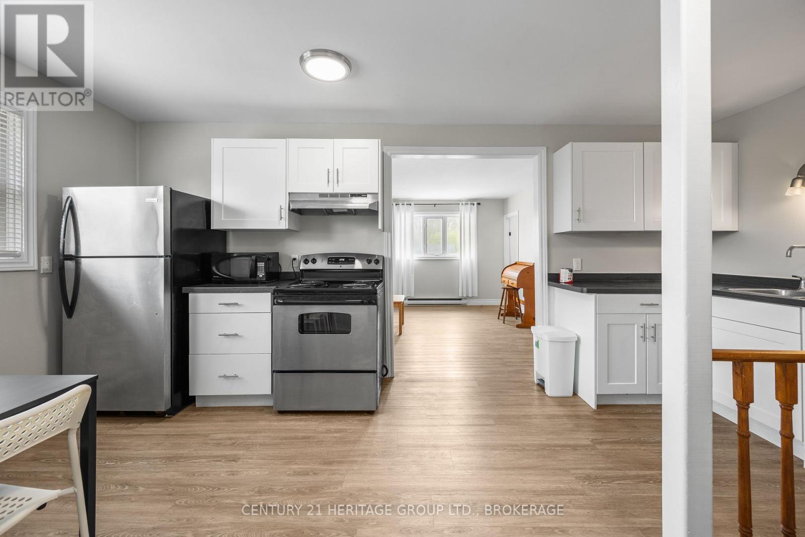 432 BARRIE STREET - 11