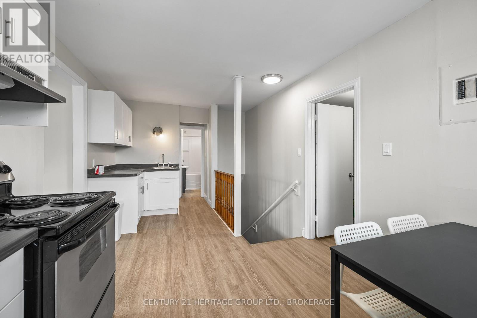 432 BARRIE STREET - 24