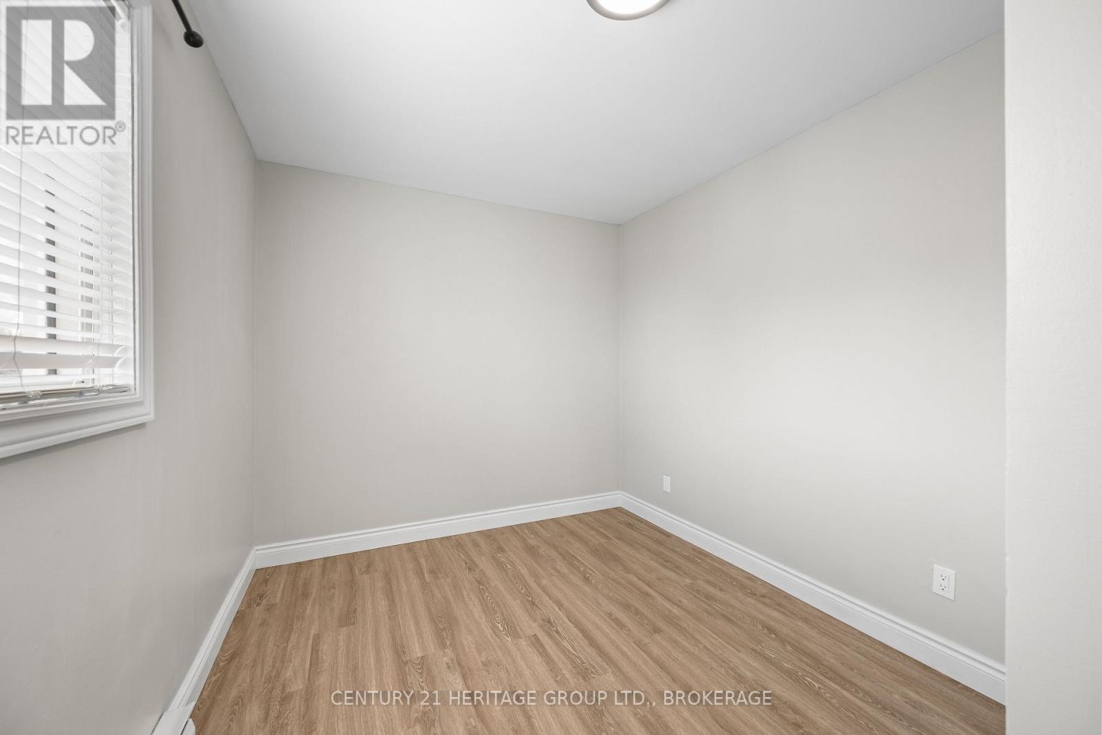 432 BARRIE STREET - 26