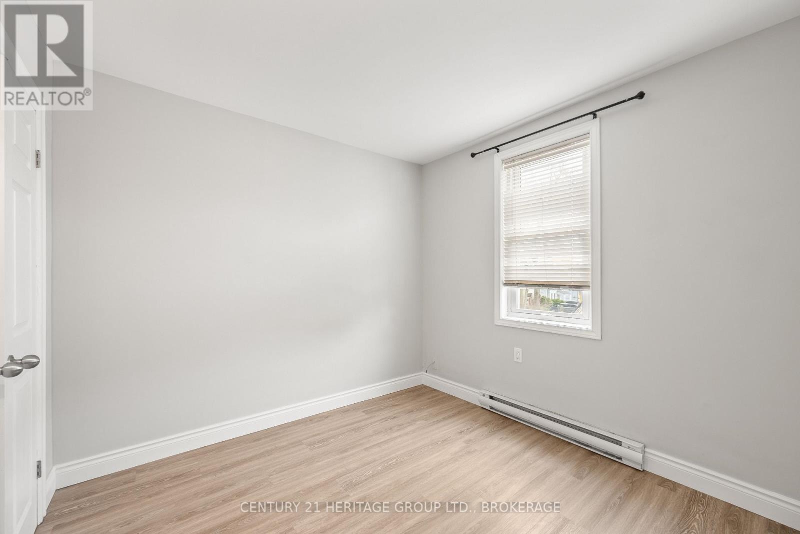 432 BARRIE STREET - 28