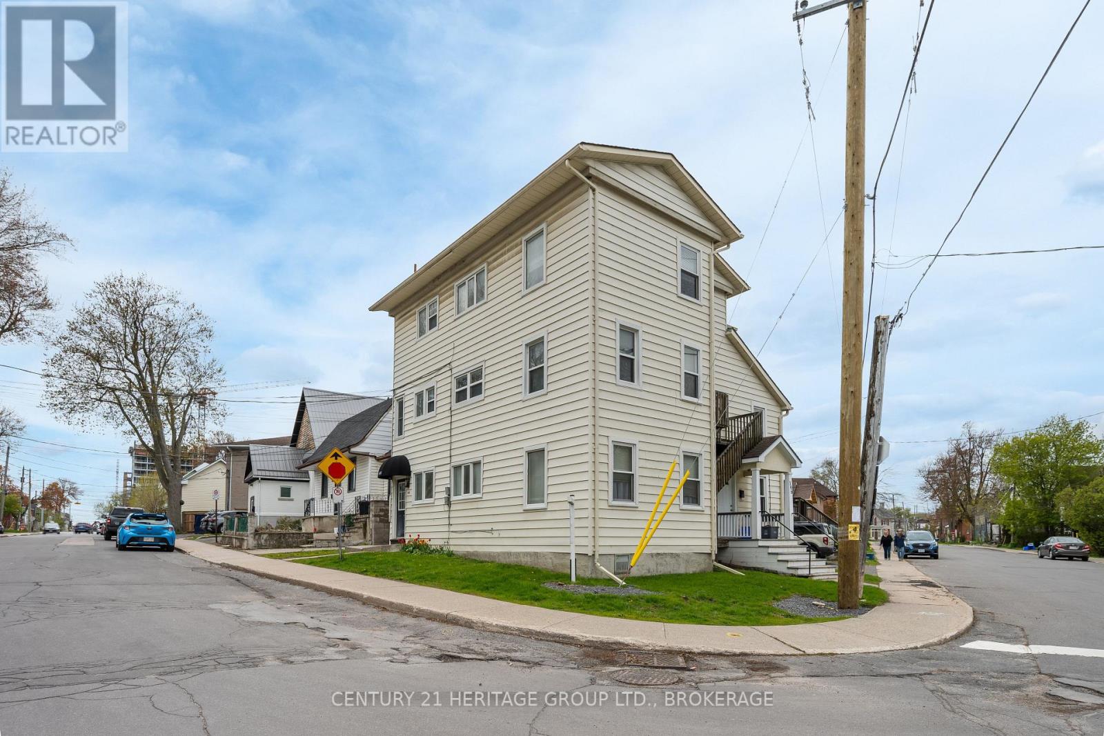 432 BARRIE STREET - 3